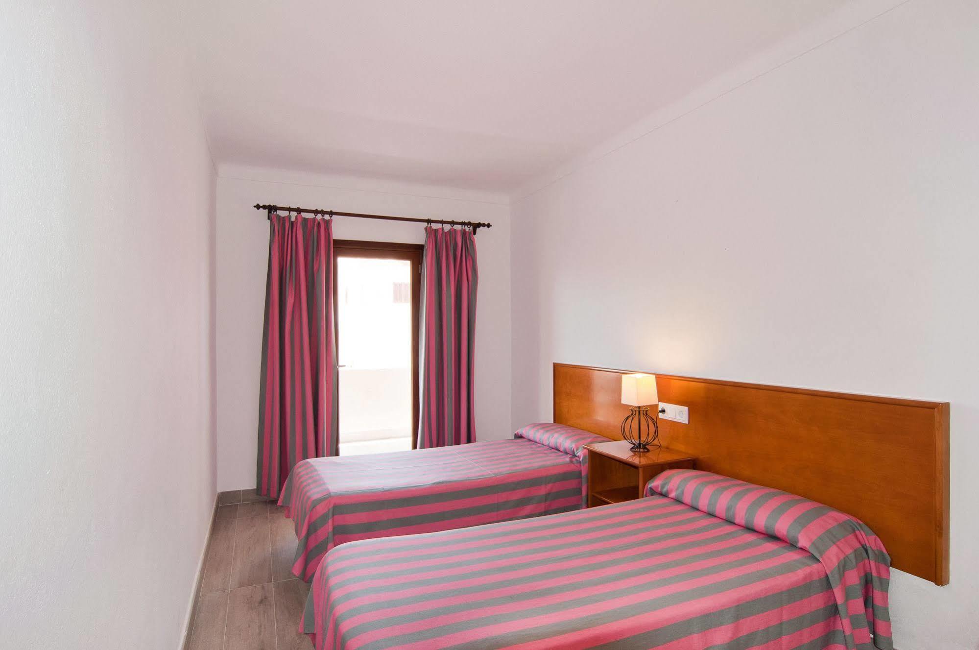 Apartamentos Estanques Colònia de Sant Jordi Exterior foto